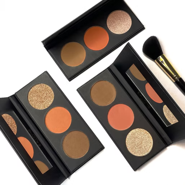 Salome Minipaleta Contorno, Rubor e Iluminador en polvo.